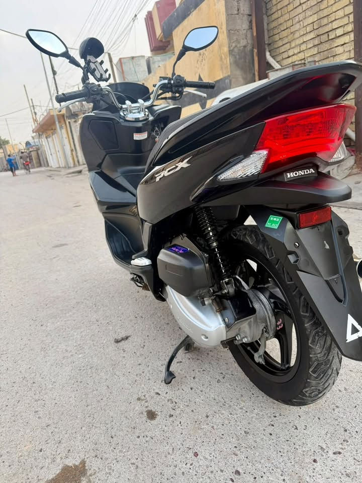 PCX125 • جيل ثاني • اسود نفطي