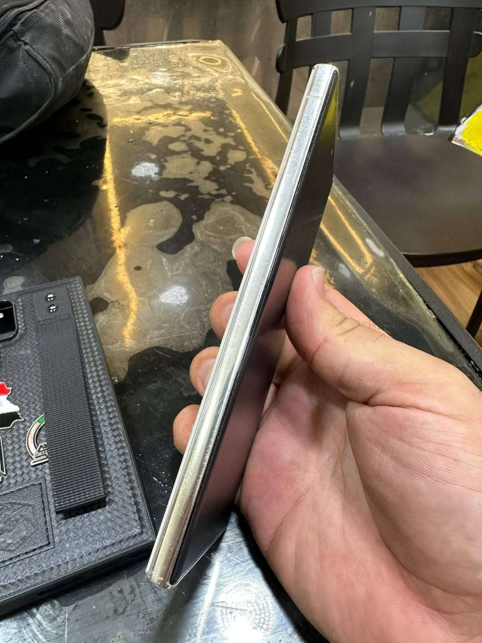 SAMSUNG S23 ULTRA 
 سامسونگ اس23الترا 

عربي شرق اوسط دبل سيمكرت  ذاكرتة 256 الرام 12 
مبدل ضهر اصلي فقط 
بدون ملحقات فقط حافضة ولزگة  نضيف ومابي مشاكل 
ب650الف قفلة قفلة 
مكاني بغدادالجديدة ماعندي توصيل شراي تعال خاص او علق ادزلك رقمي رجاءا موشراي لاتدخل تعلق

نص مكتوب في الصور:
- ٣:٣٩ العناية بالجهاز جيد قم بالتحسين الآن لتحرير مساحة إضافية في الذاكرة. تحسين الآن البطارية ٩٤% بقي ١ من الأيام ١٠ من الساعات مكان التخزين ٢٠% مستخدم ٥٣,٥ جيجابايت | ٢٥٦ جيجابايت الذاكرة ٧٠% مستخدم ٨,٥ جيجابايت | ١٢ جيجابايت حماية التطبيق غير مفعل الأداء