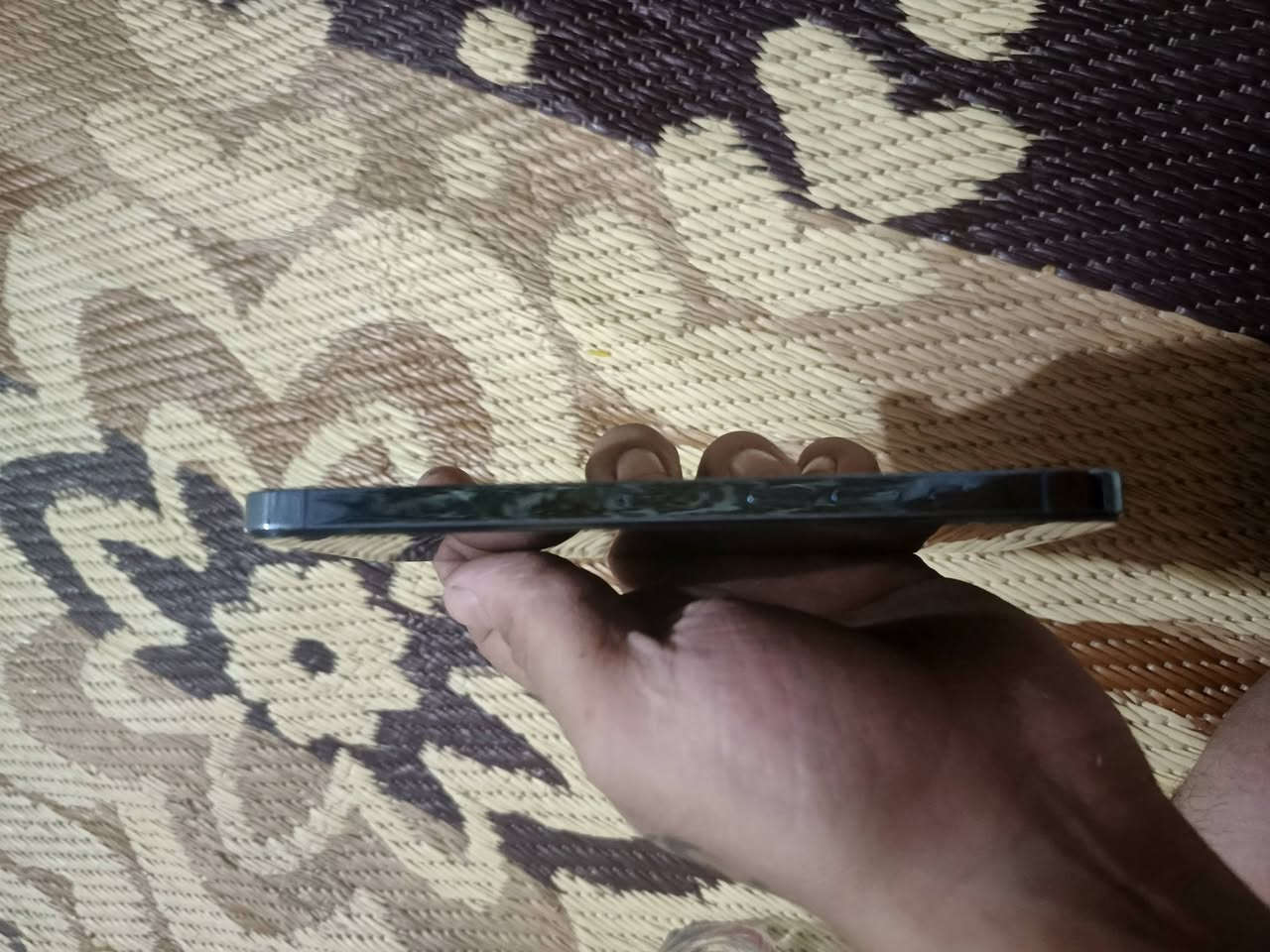 ٢٥٦ جيجا • شاشة مستبدلة • بطارية ٨٢٪