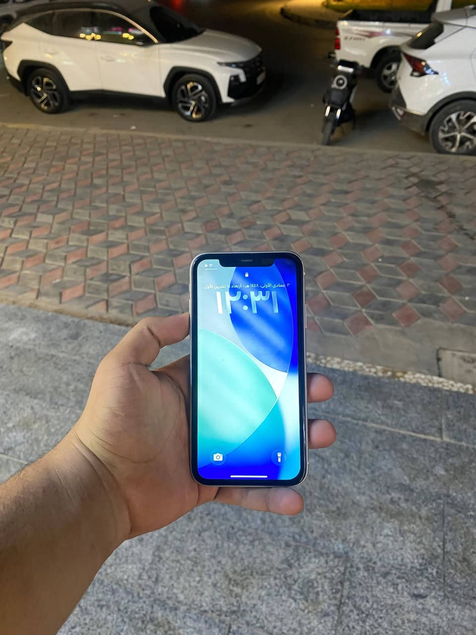 آيفون ١١ • ١٢٨ جيجا • كسر بالظهر