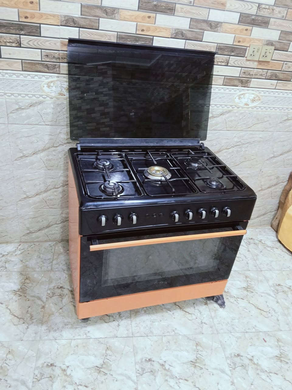طباخ • خمس مشاعل • فرن فوق