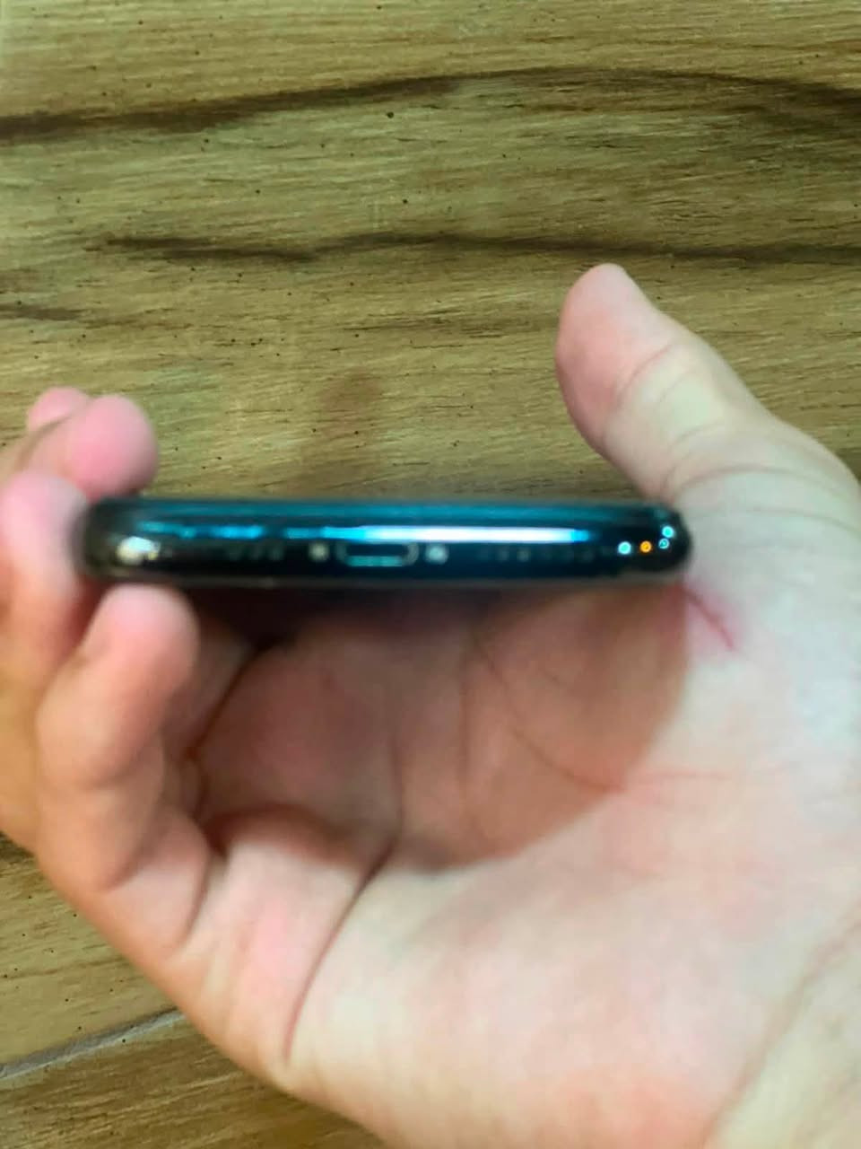 السلام عليكم.
Iphone 11 pro 📲 للبيع
الذاكرة 64 
البطارية 100 مستبدلة أصلية شرط.
الجهاز الشواصي نضيفات 💯 فقط الكزاز مفطر ميكلف تصليحة ومستبدل شاشة اصلية شرط الجهاز كله شغال بدون اي خلل اتصال واي فأي صوت اسبيكر واتصال ولاقطة فقط فيه خلل الكامرات الأساسية بعضها لاتعمل.
صرف. الشحن كلش زين بطارية بعدها جديدة وأصلية.
السعر مناسب خاص.
أو مراوس.
هـــ. ***********
متواجد خاص و واتس آب واتصال
