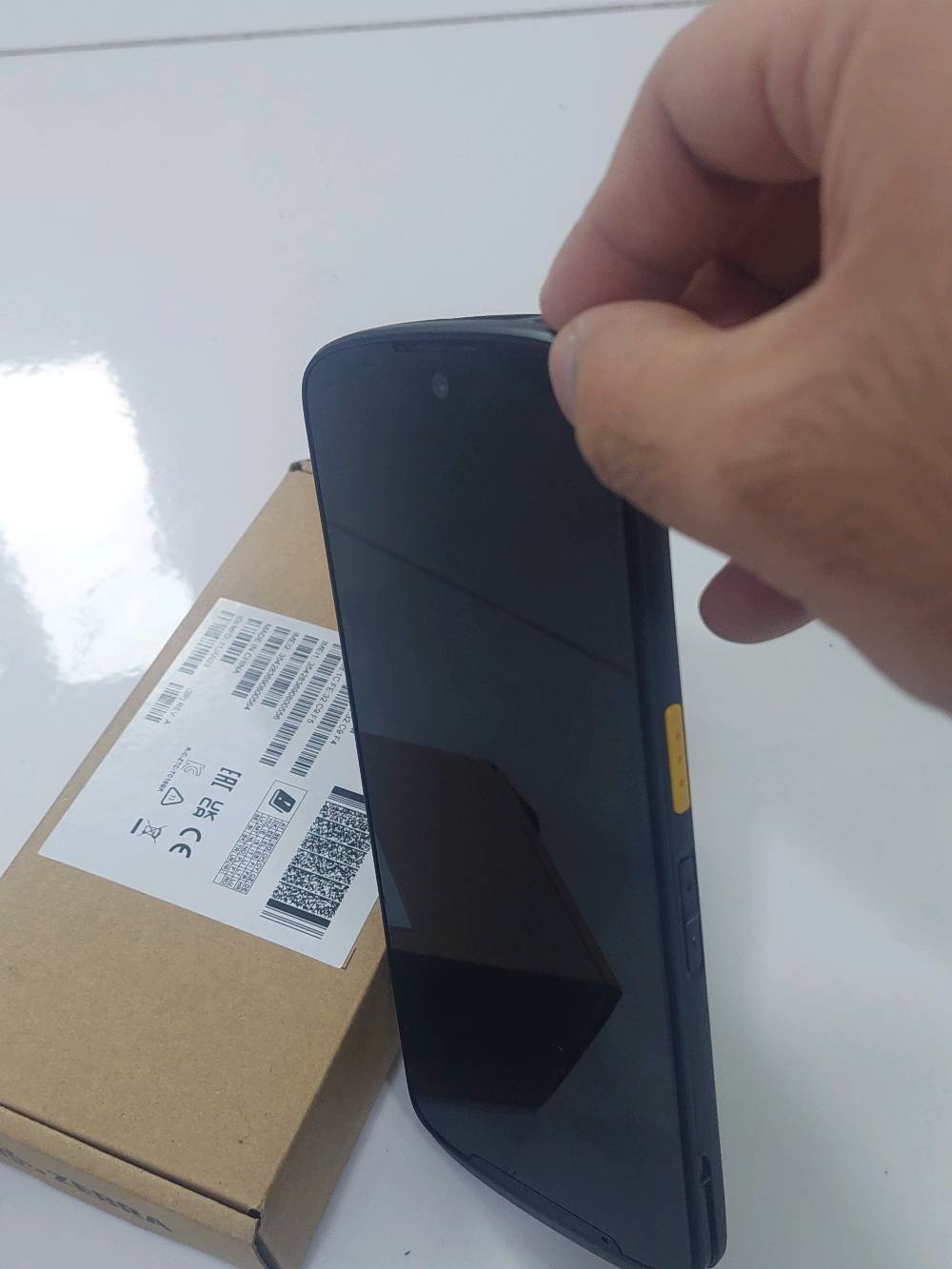 للبيع جهاز Zebra TC15BK سكانر احترافي، بحالة جيدة جداً.

• الذاكرة: 64GB
• الرام: 4GB
• مدة الاستخدام: حوالي 9 أشهر
• البطارية: أصلية
• الكارتون: أصلي ومتوفر
• الجهاز يعمل بشكل طبيعي وجميع الوظائف شغالة
• مناسب للأعمال والمخازن والمستودعات والباركود
• الصور والفيديو المرفقة توضح حالة الجهاز الحقيقية

السعر: 750,000 دينار عراقي
المجال بسيط للجادين فقط.