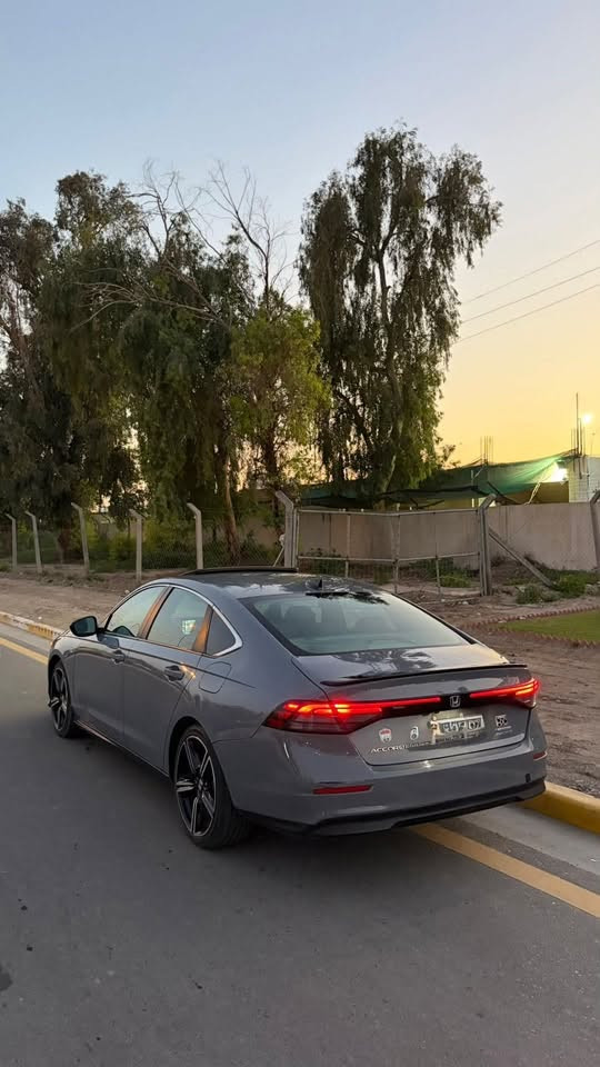 السلام عليكم
هوندا اكورد 2023 سبورت رقم بغداد 
حادث ربع جاملغ خلفي فقط بدون دواخل بدون ايرباك
***********
