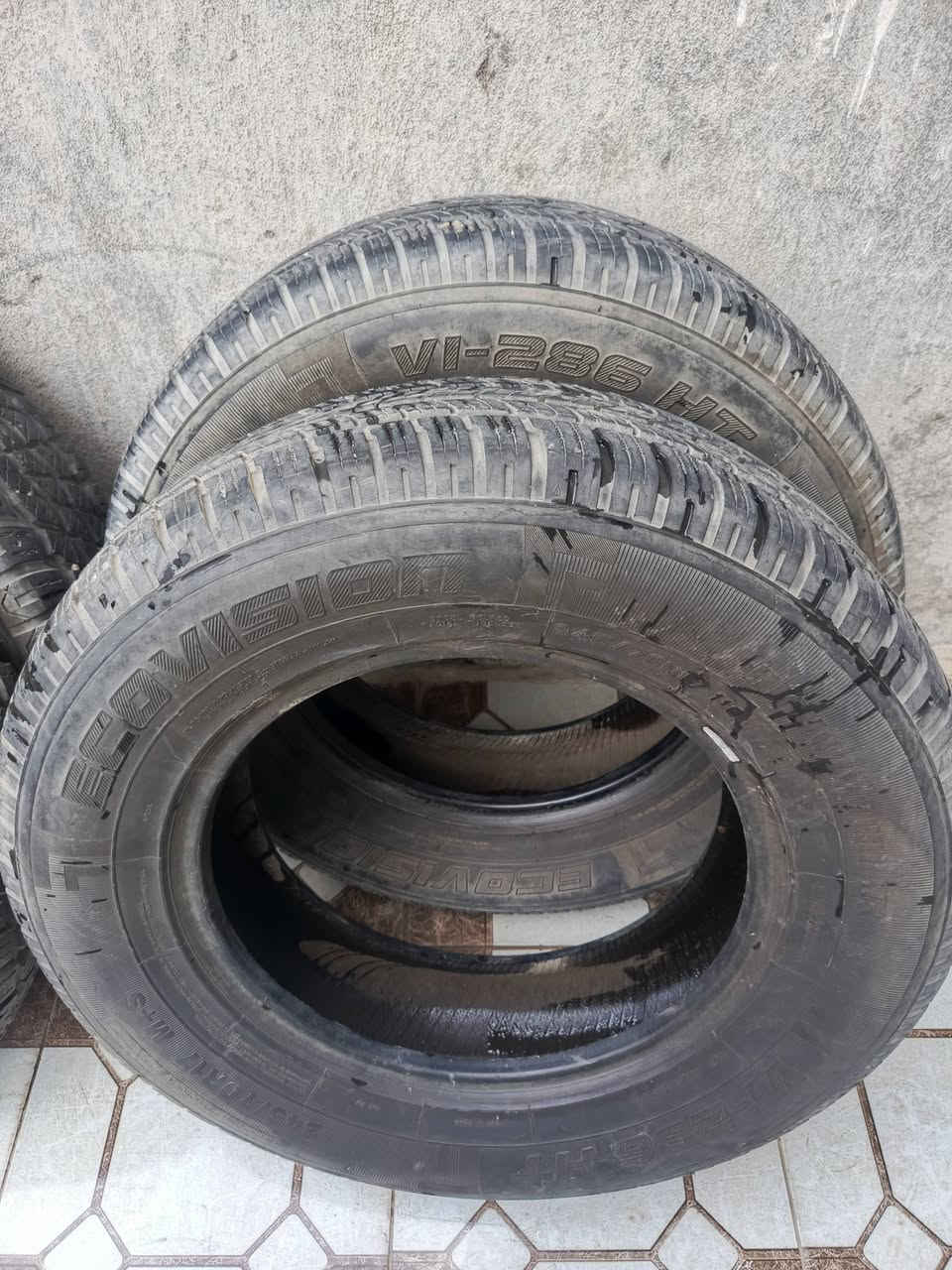 تاير ٢٤٥/٧٠/١٧ • مستعمل شهر • درع ستيل نيفارا