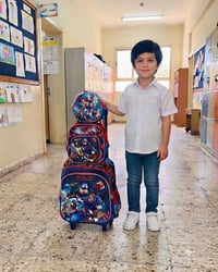 حقائب مدرسية • جديدة • ألوان مختلفة