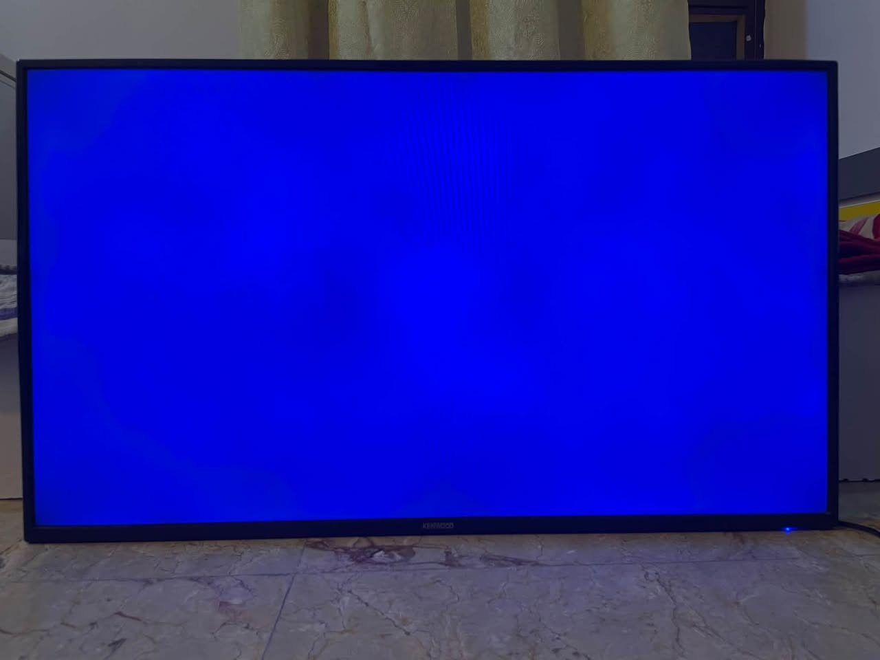 شاشة بلازما شركة(KENWOOD) كينود شغالة لا مصلحة ولا داخلة صيانة بدون (انترنيت)فقط ستلايت مكاني بغداد منطقة الكمالية سعرهة 150 وبيهة مجال للتواصل ماسنجر او واتساب ***********
