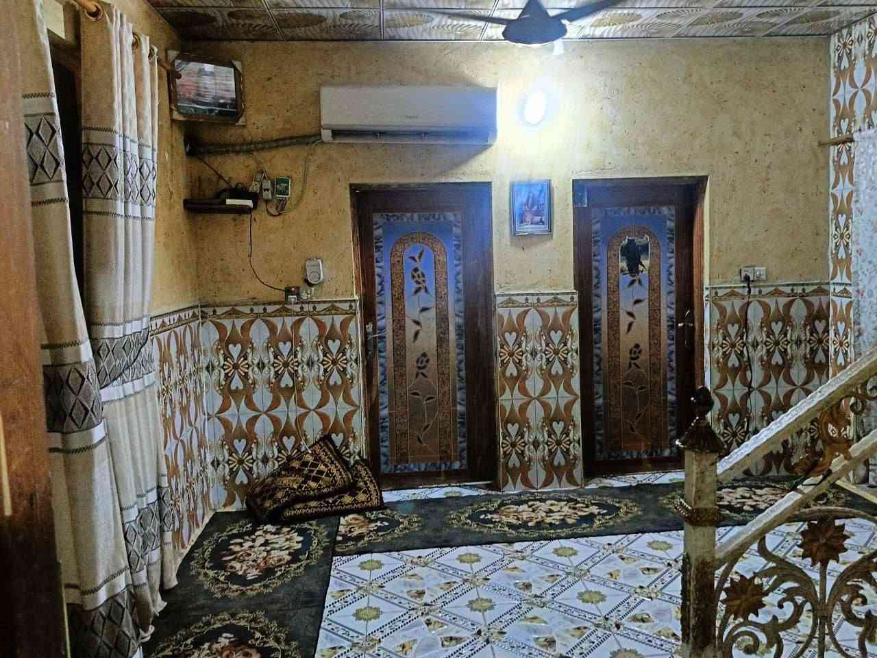 السلام عليكم
دار 150 متر للبيع يحتوي على غرفتين او صاله او مطبخ وستقبال او صحيات داخليه او خارجيه الاساس صب السكف صب البناء فرمستون السطح جاهز السعر 39 او بي مجال العنوان شارع المطار القديم مقابيل عياده الكوثر الطبيه 

***********

***********
