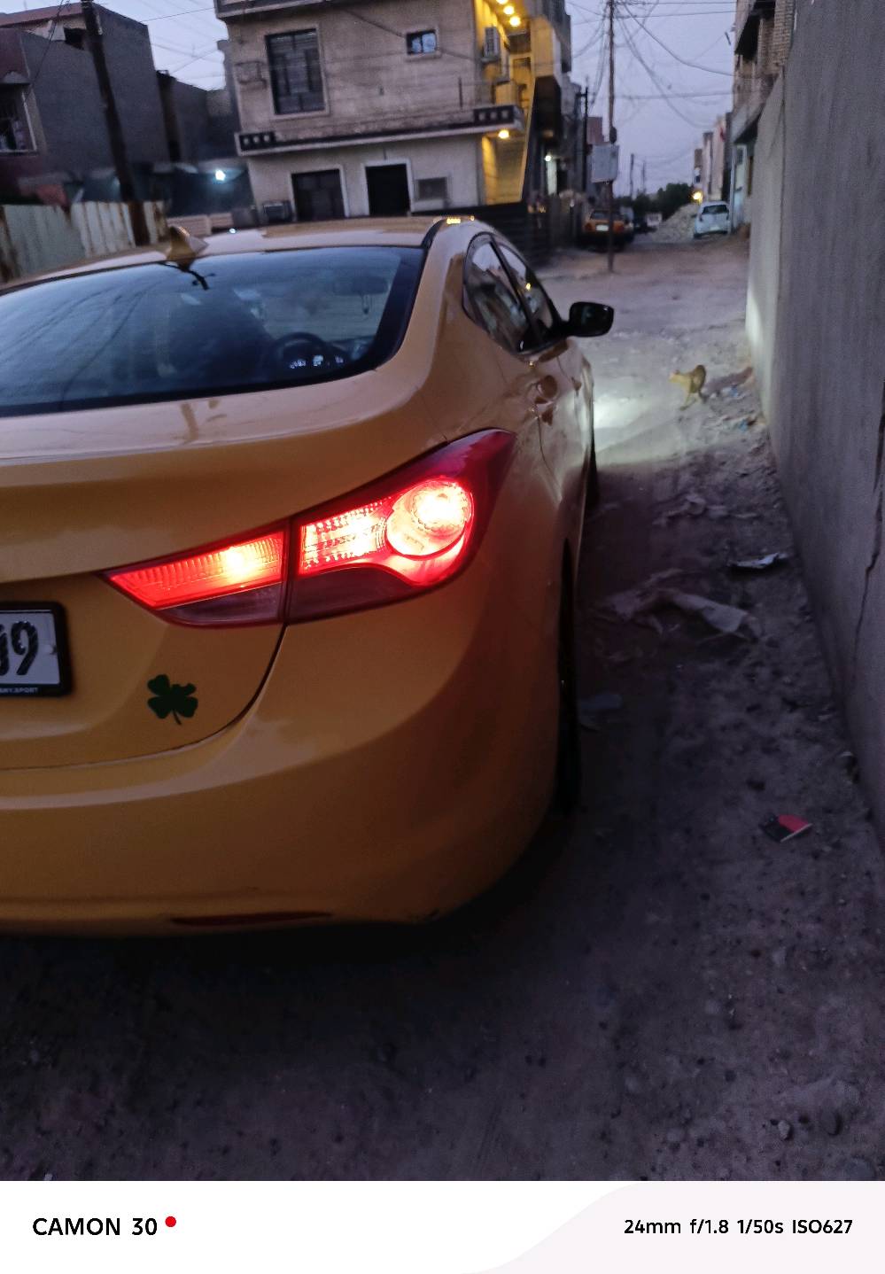 ​🔥 للبيع في بغداد (الغزالية) - النترا مضلع موديل 2011 🔥
​🚗 المواصفات:
​النوع: هيونداي النترا مضلع (وارد أمريكي).
​الموديل: 2011.  
​المواصفات: فول مواصفات (بصمة، فتحة سقف).
​المحرك: 1.8 (دوش)، تبريد وتدفئة شغالين، تبريد ثلج.
​الداخل: الدواخل نظيفة وماركة مرتبة.
​🛠️ الحالة العامة والضرر:
​الضرر: مبدل بنيد فقط.
​الصبغ: السيارة صبغ عام (صبغة نظيفة وحلوة)، سنونو نار مرافق بالمنشور.
​الأساسيات: الكير، المكينة، والشاصي مكفولة 100%.
​الملاحظات: صدر السيارة الخلفي تعبان ويحتاج إلى تصليح.
​💰 السعر: 85 (8.5) قفل ومستعجل على بيعتها.
📍 مكان السيارة: بغداد - الغزالية.
​⚠️ ملاحظات مهمة:
​يرجى قراءة المنشور جيداً قبل الاتصال.
​الما يشتري لا يراسل زحمة منكم.
​غير متواجد على الفيسبوك نهائياً، الاتصال أو المراسلة حصراً واتساب.
​📞 رقم الاتصال / الواتساب:
***********