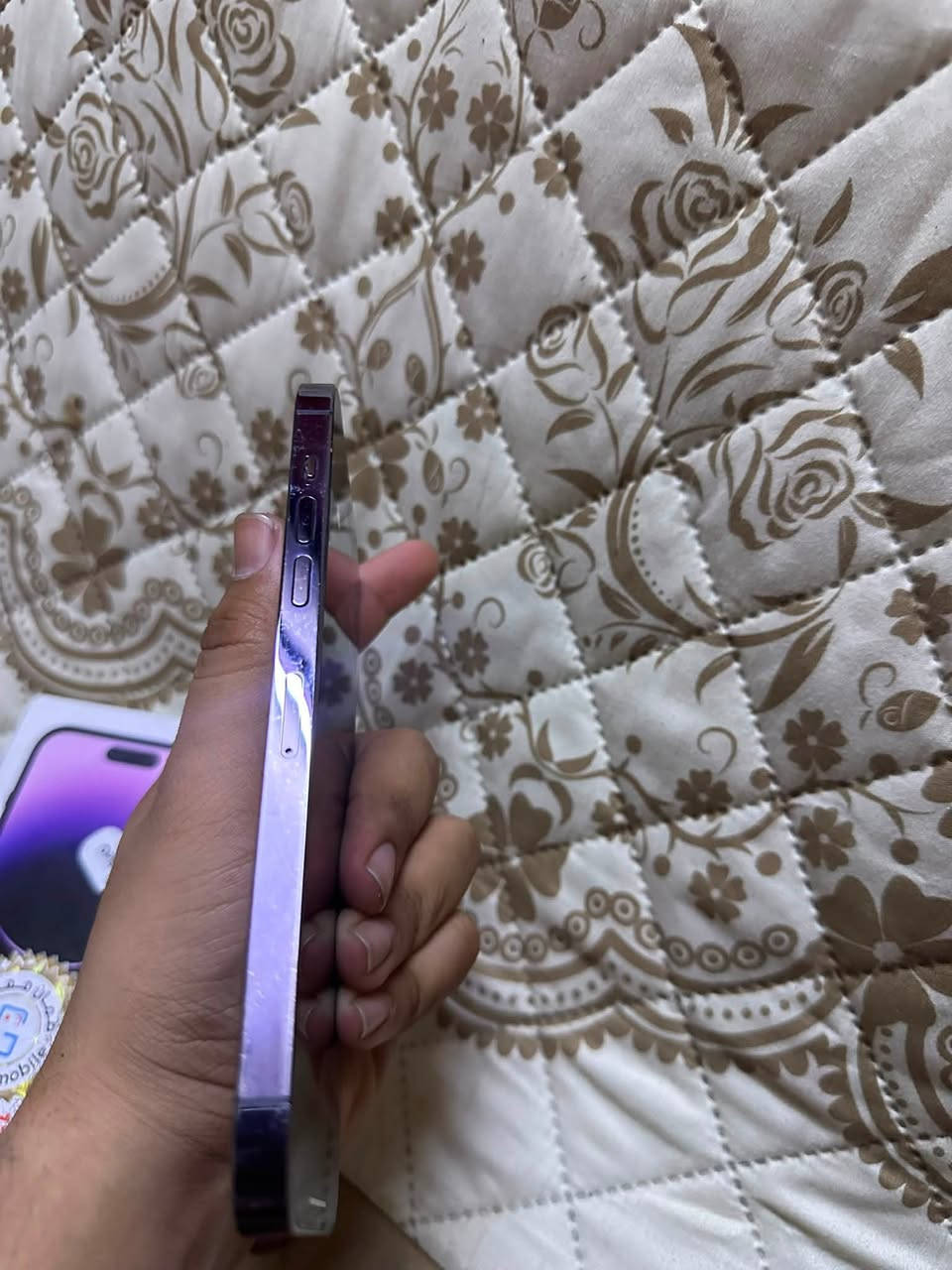 السلام عليكم 
ايفون ١٤ برو ماكس دبل 
ذاكره ٢٥٦ 
بطاريه ٨٨ 
جهاز بدون اي اشعار او تبديل 
جهاز عربي شرق اوسط ZA دبل سيمكارت 
مكاني بغداد المشتل 
*********** 
سعر ٨٦٠ وبي مجال بسيط
