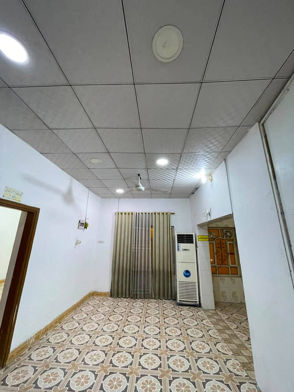 نص طابق • ايجار • منطقة العاليه