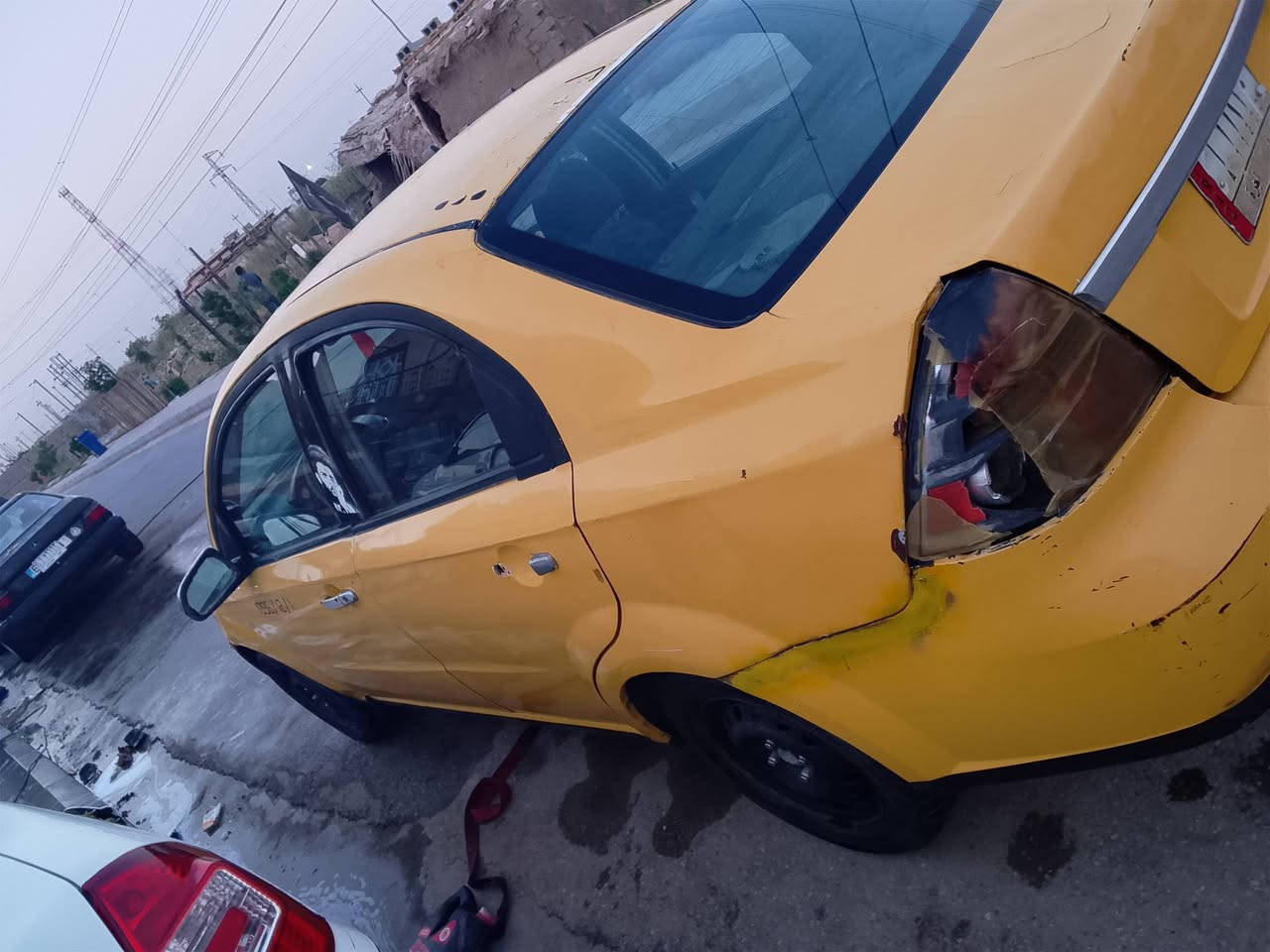 السلام عليكم افيو رقم انبار مصفره هيئه وغرمات سياره متجايه حاليا السياره عاطلع فقط عقلها سياره كما موضحه في الصور سنويتها  مفقوده  مسوين بيها بلاغ أو بيع رقم الهاتف ***********مكانها واسط الكوت الفلاحية سعرها 25
