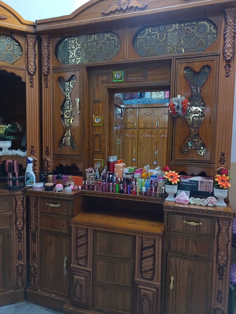 عندي غرفه نوم خشاب للبيع مستعمله شي قليل نضيفه كلش
الاستفسار *********** بي واتساب
