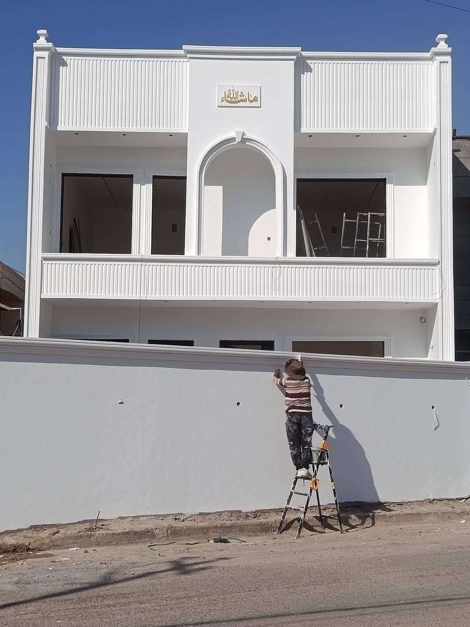 تنفيذ كافه أنواع الصبغ والديكورات داخلى وخارجى
للتواصل ***********
