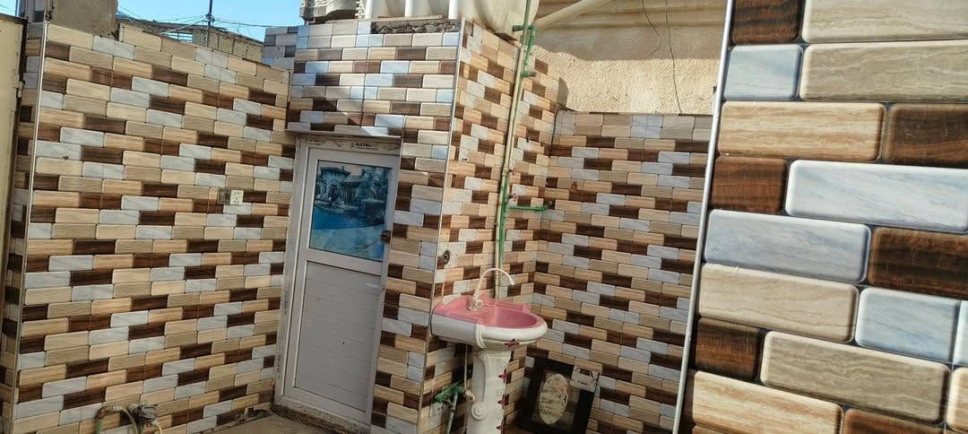 بيت 100 متر للايجار طابق واحد غرفه وصاله ومطبخ واستقبال وصحيات داخليه وخارجيه ومنور  في حي ميسان في منطقه الشريط قطاع 76 
للأستفسار *********** 📞
او مراسله صفحه مكتب ابو مشتاق للعقار 
عنوان مكتبنا
"الكوفة حي المتنبي الشارع الفاصل بين حي المتنبي وحي الجامعه مجاور مكتبه هشام " 
نستقبل جميع عروضكم من البيوت والعرصات
