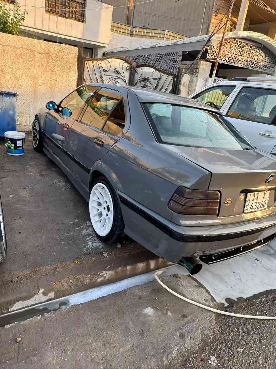 E36  1994 موديل
الساره جاهزه من كلشي تبريد كير مكينه اكسل كهربائيات من كلشي كامله كت ام مري ام ويل بي بي اس نيو 17 تو سايز مكينه 28 فانوس مسكر كير عادي داخل جلد اسود عليها اكزوز كلش قوي رقم بغداد بأسمي مكان السياره بغداد العامريه سعر السياره 45 ورقه 
***********
اتصل وتدلل لتعاملني بالتلفون تعال وشوف السياره واقتنع بيها وسهله
