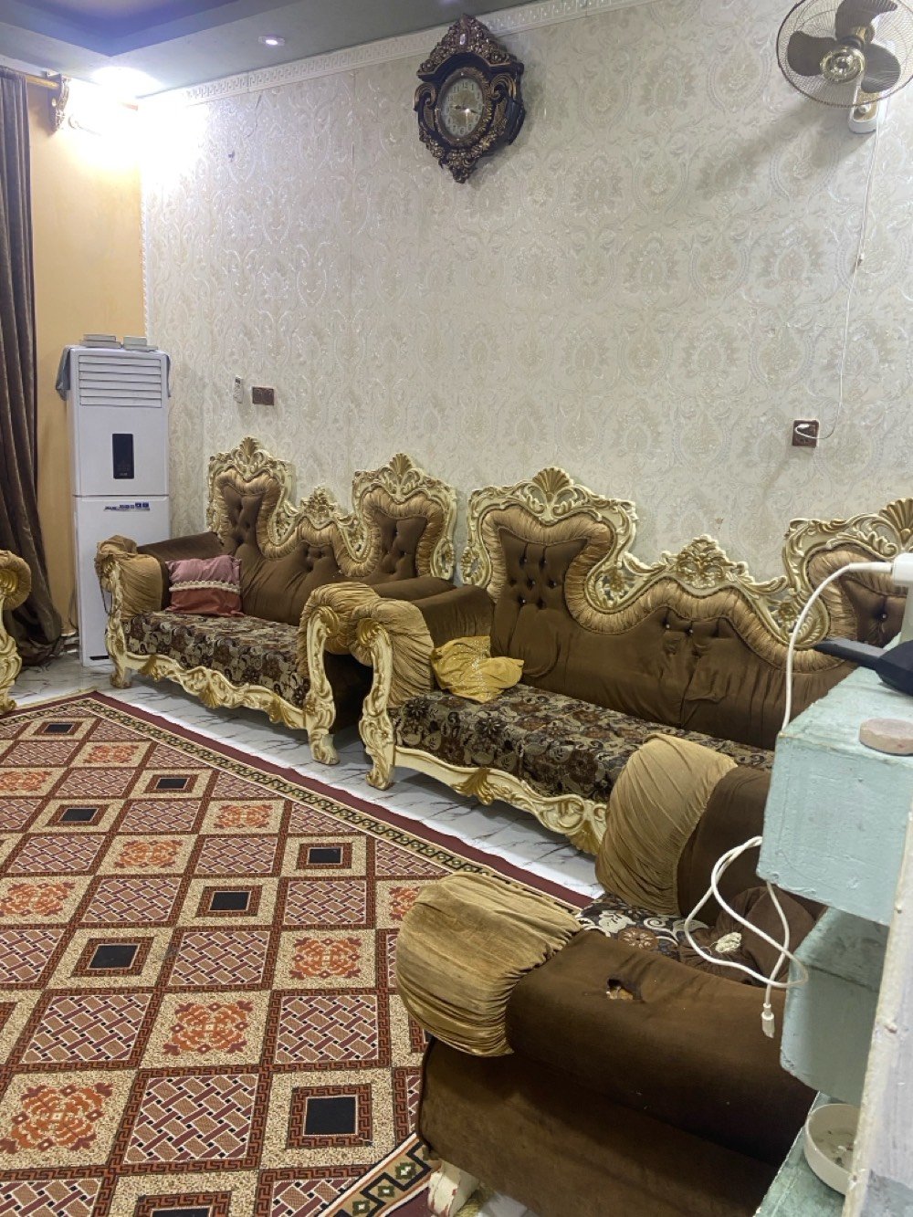 بيت 150 م واجهه 10 نزال 15 عرفتين صاله مطبخ ديوانيه صحيات داخلي حارجي كراج كبير استفسار ***********