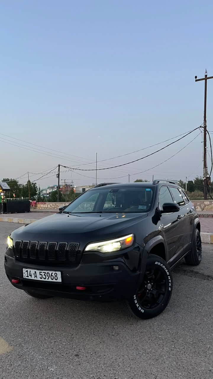 السلام عليكم
جيب شيروكي بزون بلاك توب
2019
البيع
دفع رباعي 4x4
محرك 4 سلندر 2000 نيربو
ويل كب 19
حساسات خلفية
الابواب الامامية بصمة
نحديد مسار
نقطة عمياء
رادار خلفي وجانبي
الامامي ممكن ارجاعه
جنطة كهرباء
فتحة بانوراما
اطفاء ذاتي
ستيرن تدفئة
تشغيل عن بعد
توقف ذاتي عند الرجوع
كشنات جلد كهرباء
الكشنات الامامية تدفئة
كشافات امامية مع دوران
الستيرن و الاشارة
لايتات زنون
كامرة دوارة
شاشة كبيرة
اربع وضعيات قيادة
auto 
Snow
Sport
Sand
ماشية 58 الف كيلو متر وقابل
للزيادة
حادثها بداية البنيد مصبوغ
وجاملغ الايسر مبدل
رقم بصره الجديد بإسمي
مكان السيارة: ميسان
***********
