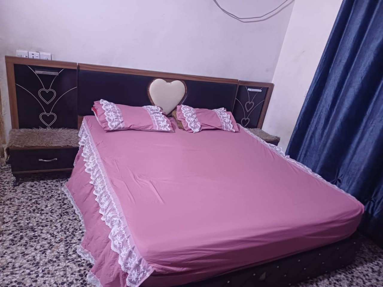 غرفة للبيع • ما بيها أضرار • بيها مجال