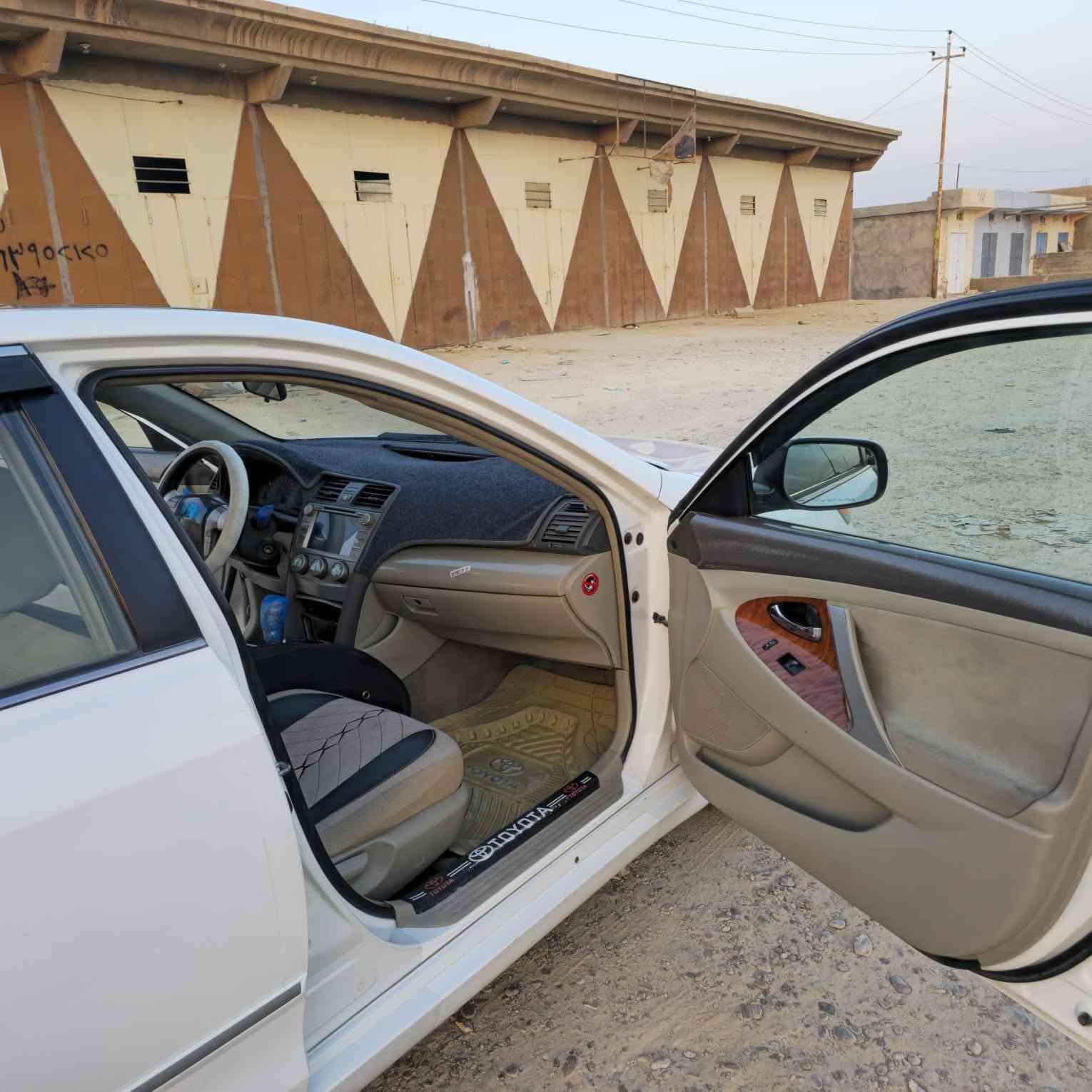 سلام عليكم مكلف بالنشر للبيع كامري 2009بجم محدث عشره خليجي فول مواصفات تحكمات ستيرن فتحت سقف برده خلفيه اشاير بالمري حساسات خلفيه تخم تاير جديد ملاحضه سياره مكفوله كفاله عامه من الصبغ والتبديل والحادث السعر المطلوب 12.500ثنعش ونص وبيه مجال لشراي مكان السياره الانبار القائم لتواصل خاص اواتصل ***********
