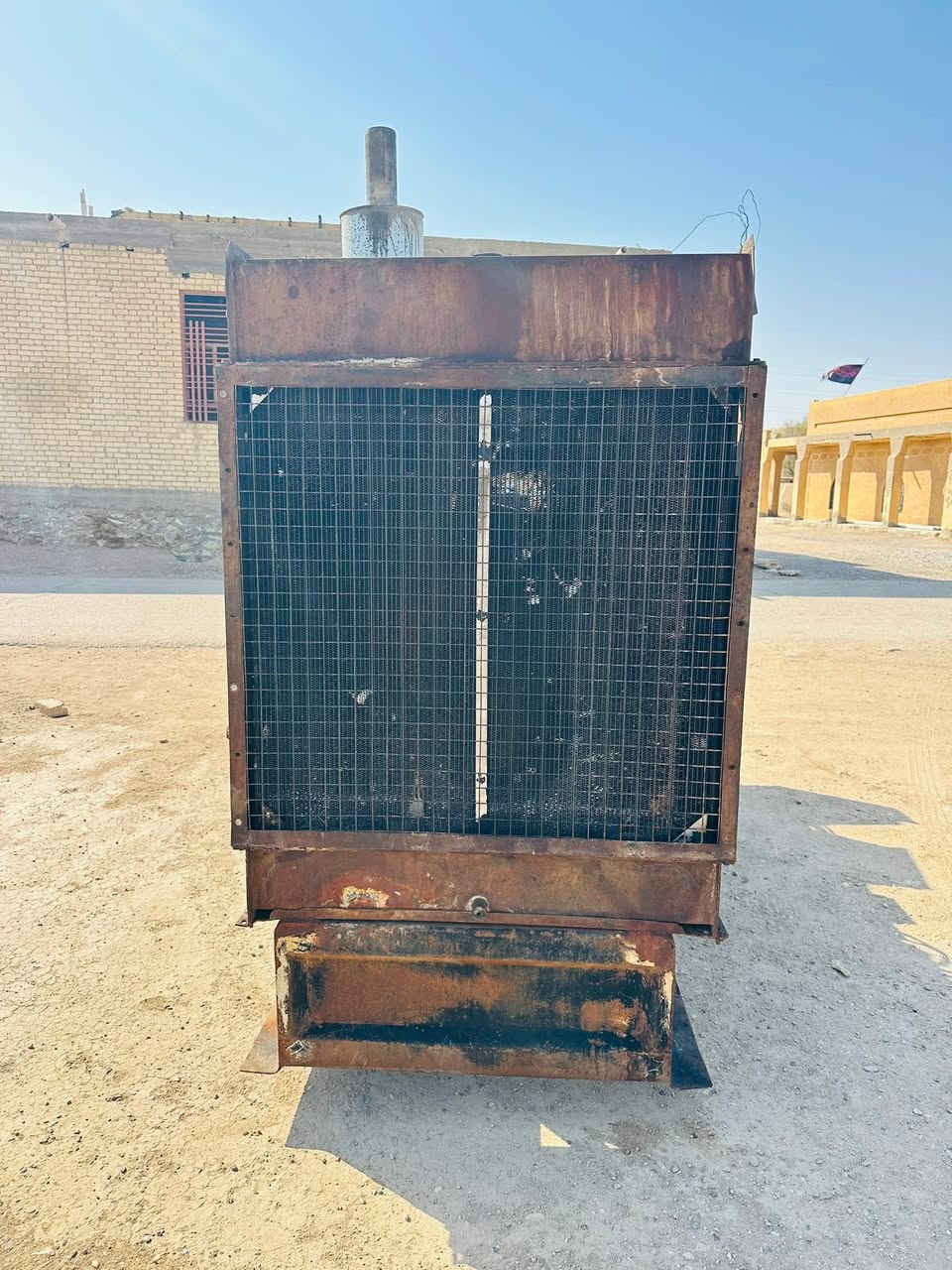 السلام عليكم 
للبيع مولده محرك شتاير 24 ولف ملف 250 كي 
محرك نضيف لاتبخير ولا تنقيص شرط مشتغله قليل
مكانها السماوه الشراي يتصل ***********
