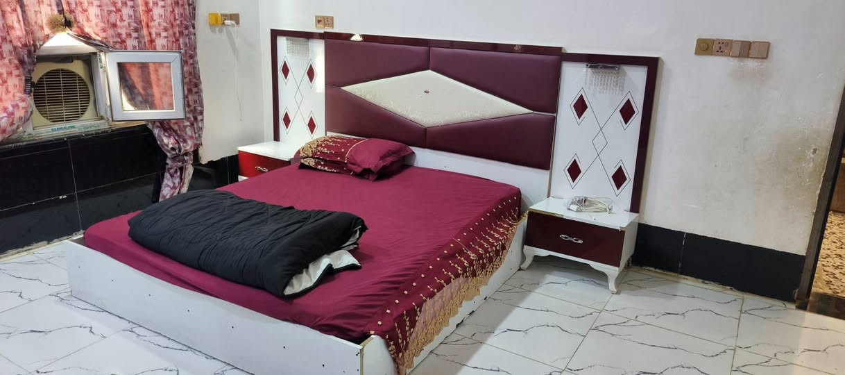 غرفة نوم للبيع العنوان ناحية يثرب الشراي يتصل
***********
