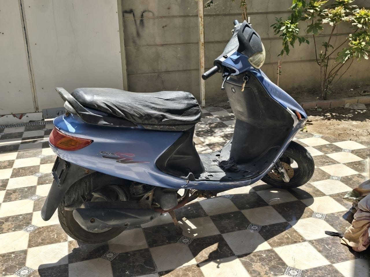 فراشه فحل دسك
دراجه أمام عينك نضافته فقط عوزه ولفات ابيعك هل موجود تجي تحمل تأخذ باقي كله كامل بلادي مابيه شي تجاري هستوني شاد تايرات 
مكاني الديوانية. سعر 250بيه مجال حك جيه. رقمي بي فقط وتساب ماعندي تصال بي ***********
