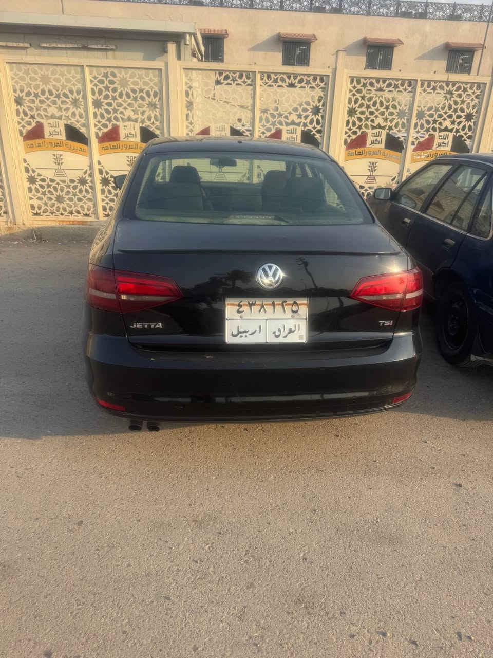 جيتا 2016 اربيل باسمي ماشيه 90 الون اسود موديل 2016 محرك 1400 بيها بنيد مصبوغ وملاحظات بسيطه للاتصال *********** بغداد, العراق

