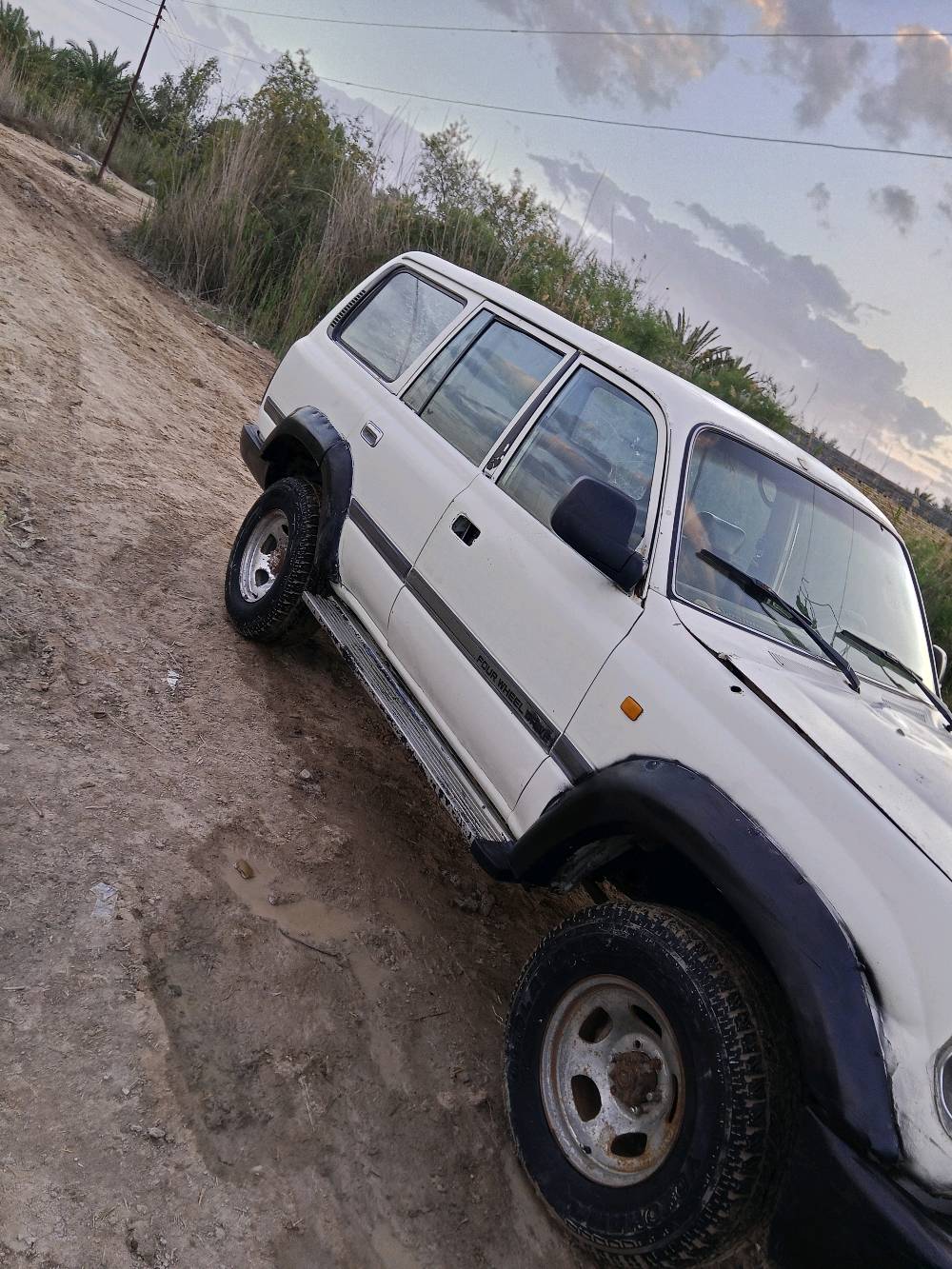 السلام عليكم بسبب الوعودالكاذبه اعيد النشر سياره لاندكروز مو نيكااللبيع مزاد دوله2004السياره جهزه من كلشي مكينه 3000ففتي مكينه وكير شرط تبريد شغال وحداديه جديده وكهربيت شغاله رقم السياره على حساب الدوله السعر32وبيه مجال (***********