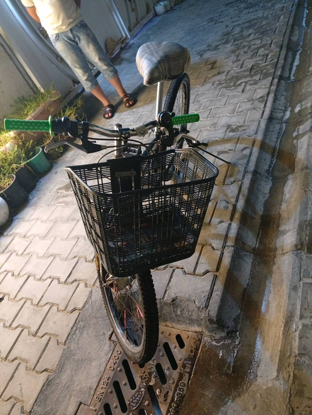 بايسكل ياباني حجم 24 نضيف اخو الجديد لايت شغال بطاريه جبيره مال لايت ابريكات شغال