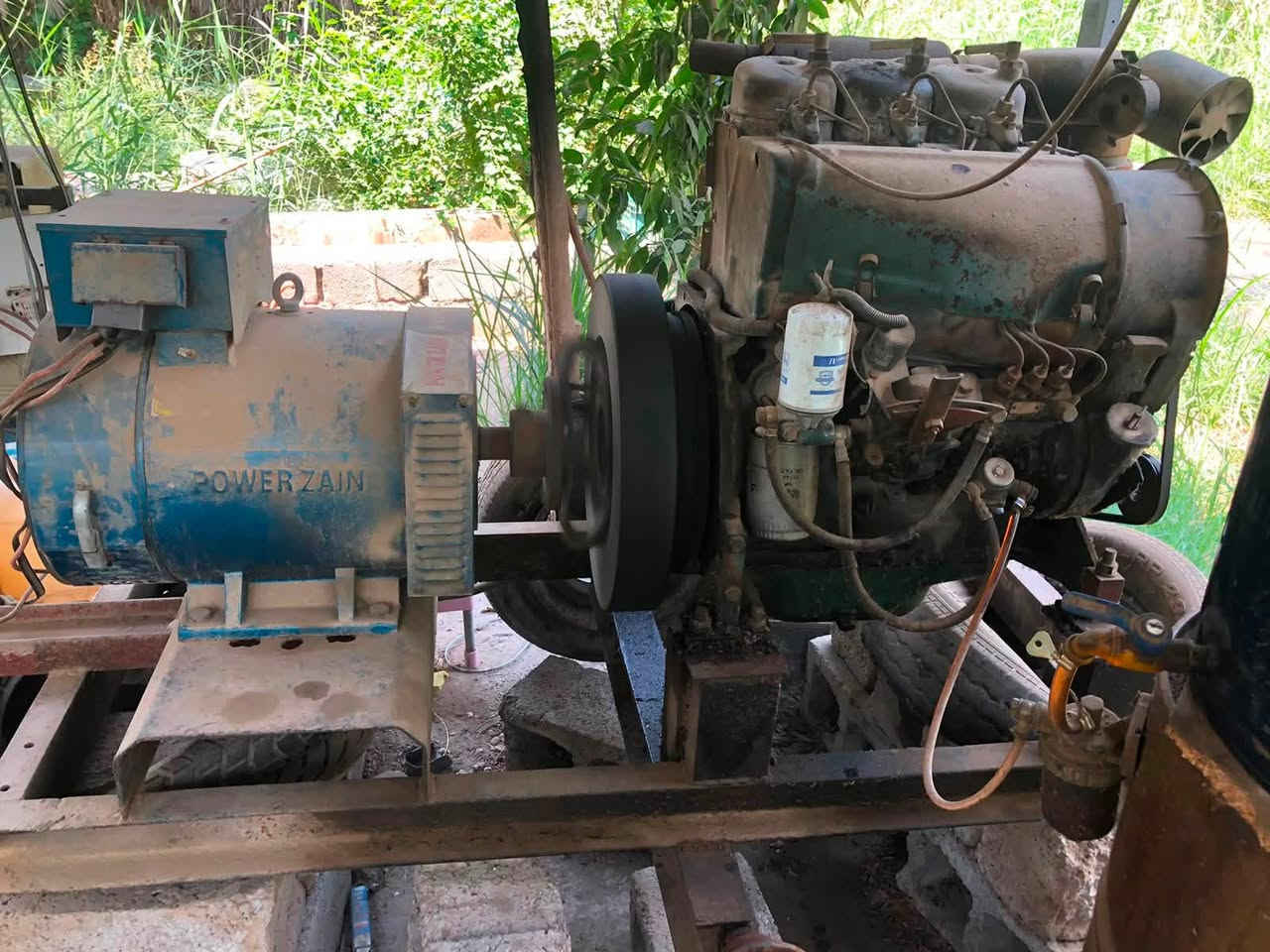 مولد للبيع 24 kw  …. محرك دويز 3 بستم المحرك بلادي بدون تجفيت برودكشن اطفاء تشغيل السعر 25 ورقة 
اتصال ***********
