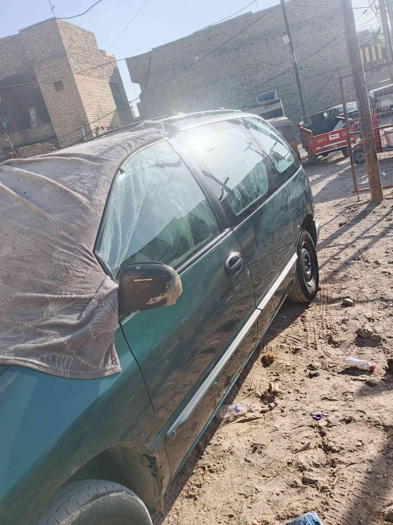 سلام عليكم ورحمه الله وبركاته دوج للبيع موديل 96 ابلادية لاضربة ولا صبغ مكينة جديدة تبريد شغال ثلج كهربائياتهه شغالة كلهه رقم جديد بسمي شرط تحويل داخلهه نضيف كلش بس كير بي صفنة بل المشي مكان بغداد مدينة الصدر سعر 28 بيهه مجال استفسار ***********
