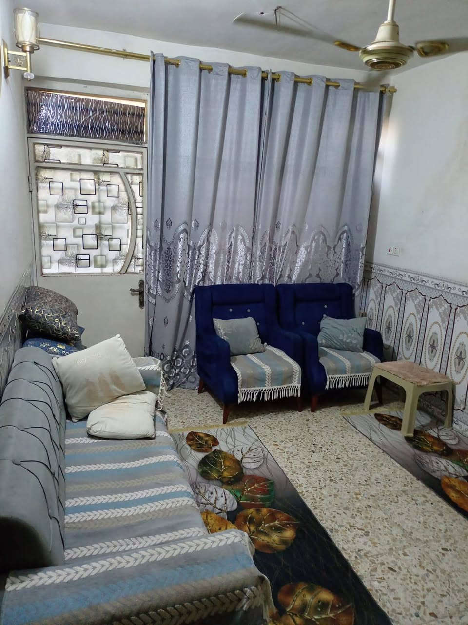 الدار للبيع بلديات مضيف سواعد
طابق ونص غرفه فوك صقف سندوش مال غرفة
مساحه 100 واجهه 5 نزال 20
الغرف2 ستقبال صاله حمام صحيات خارجيه
الرقم *********** بي واتساب

