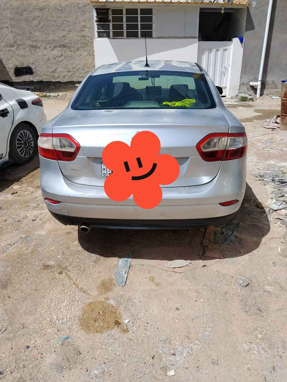 رينو فلونس موديل 2012رقم انكليزي بابل  بسمي قبغ اصفر السعر 50اوبيه مجال ***********
