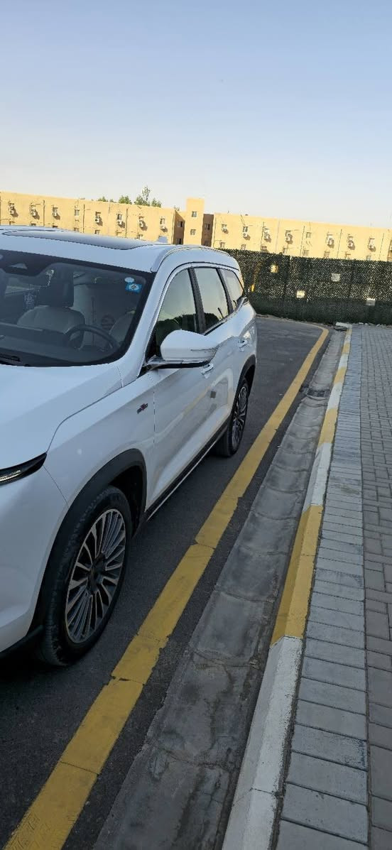 السلام عليكم 
سوئيست S09 بريميوم 
موديل 2026 باسمي 
المشي 5000km يوم 25 موعد صيانتها 
السعر 35مليون قابل للتفاوض 
الاتصال ***********
ملاحظة بيها نقطتين 
نكدة بالجامه الأمامية و باب السايق كما موضح بالصور .
