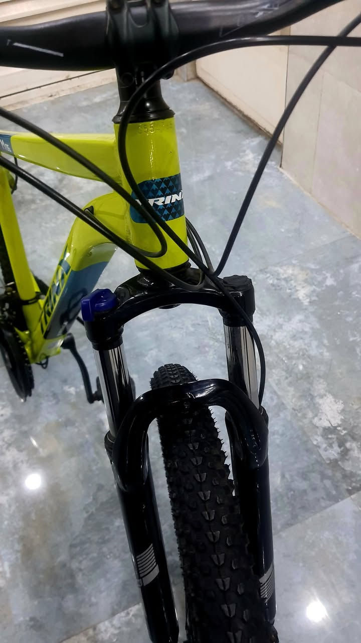 *للبيع بايسكل جبلي أيطالي *TRINK 29 -L
المواصفات:

* الماركة:  TRINX  SPORT

* حجم التاير:  29  إنش

* الفريم: ألمنيوم خفيف وقوي – قياس 52 سم

* منظومة السرعات: Shimano

* 3 سرعات أمامية × 7 سرعات خلفية (21 سرعة)

* بريكات دسك

* قيادة مريحة وثابتة، مناسب للمدينة والطرق الوعرة.

للعلم بايسكل ( تجميع الصين )

 حالة البايك:

* مستخدم مرة واحدة فقط.

* نظيف جداً

هاتف ***********
