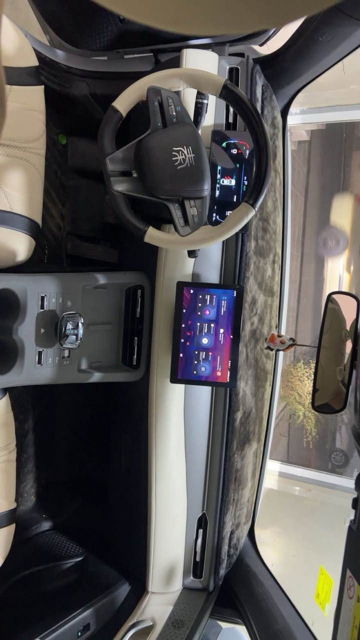 BYD QUIN PLUS سەیارەکە تازە و جوانە یەک پەنجە pdr هەیە هیچی تر سەیارەکە زۆر تازە و جوان و پاکە هەموو گیانی بە شەرت گێر مەکینە باتری هەمووی مەزبوتە حەوت هەزار ڕۆشتووە 6 هەزار لەسەر باتری ڕۆشتووە و 1 هەزار لەسەر مەکینە ویل کەپ و ناو کرێمی دڵی بازار🔥
نرخ:140 مامەلەیەکی برایانە 
*********** السليمانية, العراق
