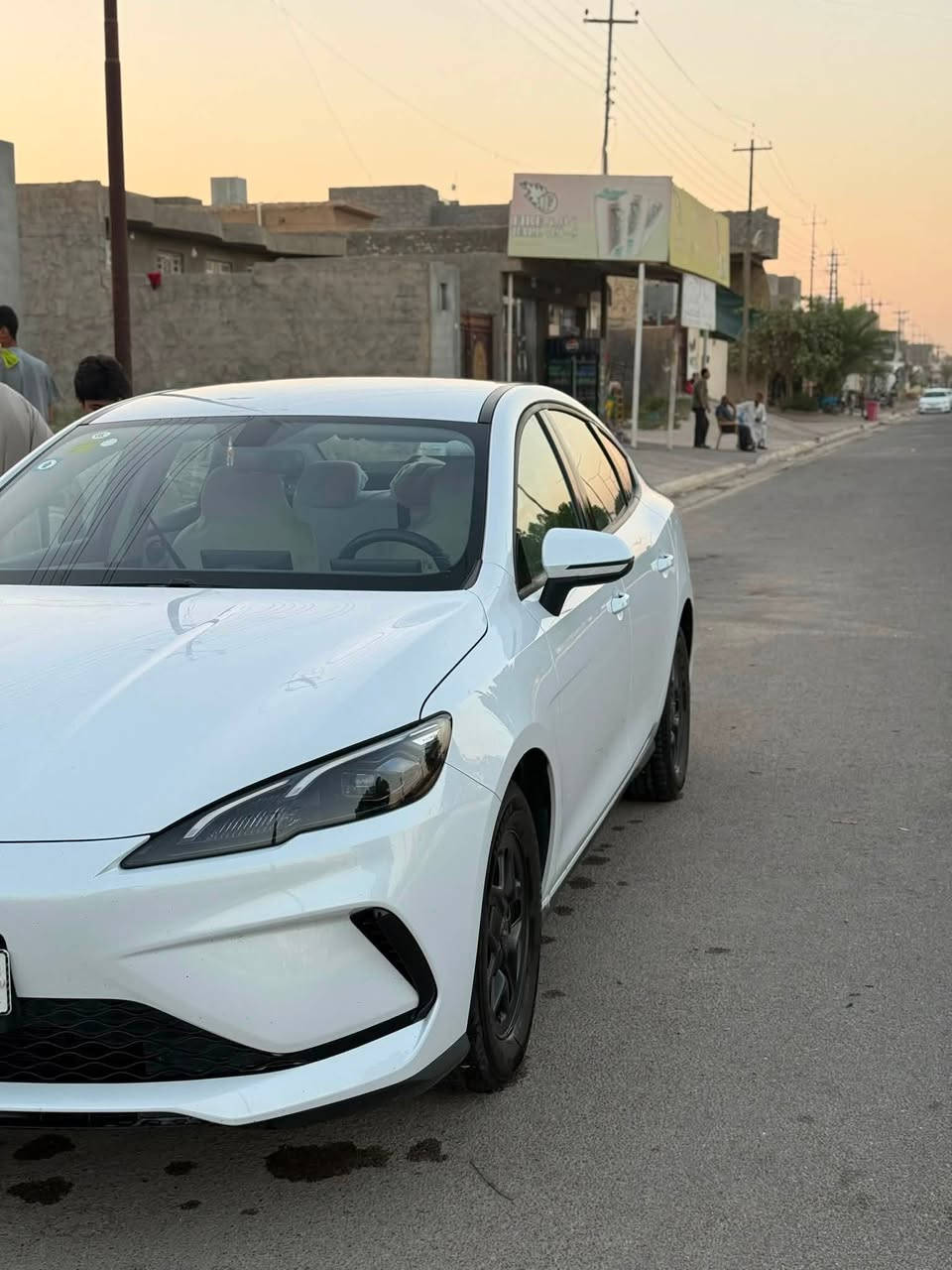 🚗 للبيع: بي واي دي سيل 05 DM-i (موديل 2025) 🚗
المواصفات والتفاصيل:
 الشركة: بي واي دي (BYD)
 الموديل: سيل 05 DM-i (Seal 05 DM-i)
 سنة الصنع: 2025
 المحرك: 1.5 لتر - 4 سلندر (هجين شاحن / Plug-in Hybrid)
 ناقل الحركة: أوتوماتيك
 المسافة المقطوعة (العداد): 23,000 كم
 اللون الخارجي: أبيض
 الداخلية: مقاعد جلد (تسع لـ 5 ركاب)
 حالة السيارة: كلين تايتل (Clean Title) - المواصفات صينية
 اللوحة: بغداد (خصوصي)
💰 السعر: 19,800,000 دينار عراقي (19.800 مليون) وقابل للتفاوض البسيط
🚫 ملاحظة: متواجد بشكل قليل على الفيسبوك، للجادين يرجى التواصل مباشر اتصال أو واتساب.
📞 للتواصل والاتصال: ***********
