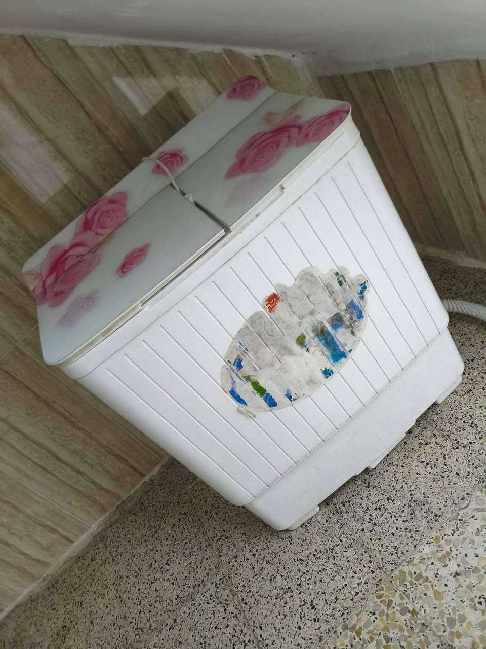 سلام عليكم غساله  بعدها جديده للبيع  

للتواصل على رقم ***********

