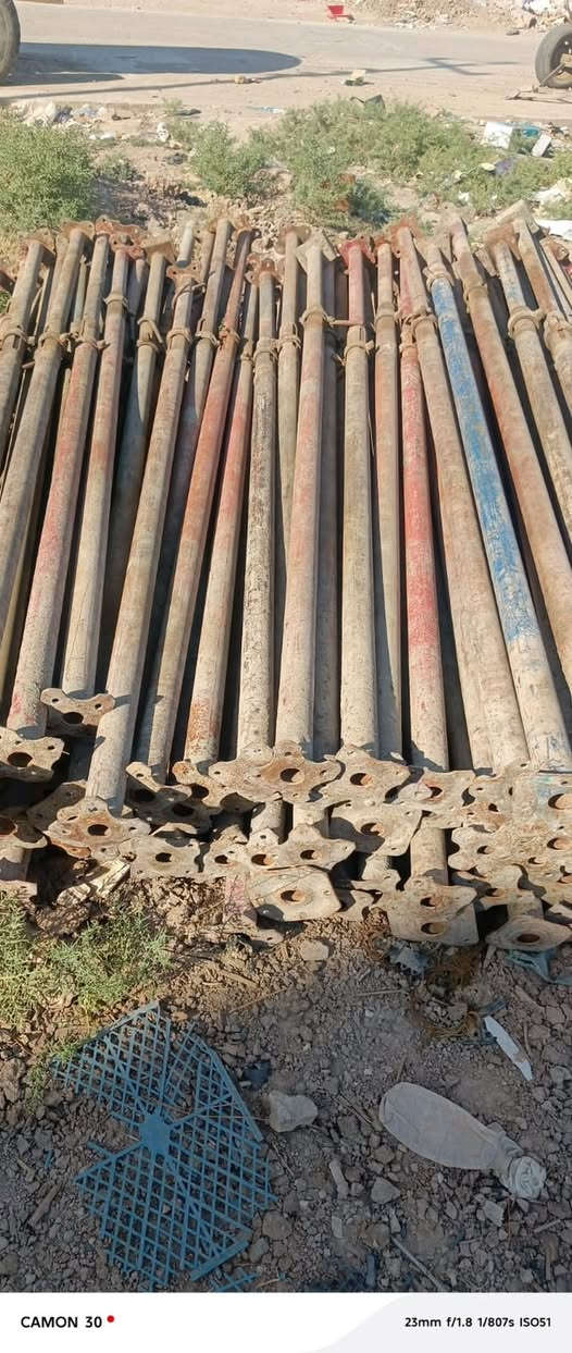 السلام عليكم سير مقاصير من مترين ونص ونازل٣/٣ جكات عدد ١٣٠         سير ٤/٤ طول ٤متر      بلايود ستندر ومفصخ   المكان رفاعي ***********
