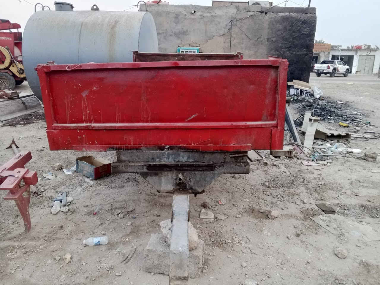 شاحنة • بدون تفاصيل