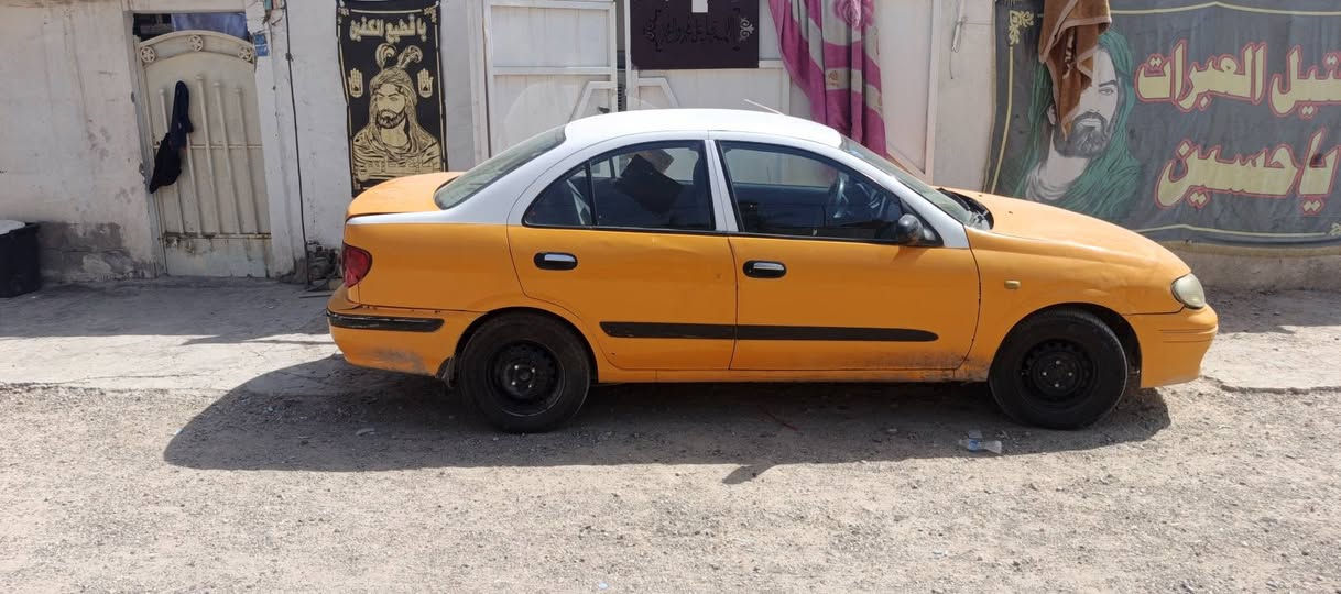 السلام عليكم سيارة نيسان سني موديل 2002 سيارة بأسمي تحويل ثاني يوم سنويه مكتوب أصفر ملون رقم خصوصي سياره جديده هزه جديدة سنويه جديده أرقام جدد السياره خير من الله تبريد ثلج وي السويج كهربائيات شغاله محرك أبو القبق الأسود تخم تاير جديد غرفه نضيفه شاشه  كاميرا خلفيه محرك 1800 لاتبخير ولا تنقيص  رصعه صغيره بالقماره راجع عليه البنيد ممأثره السياره لاهيأه ولا شيء كبل للشارع  فقط فقط فقط مراوس*********** للتصال بيه وات ساب
