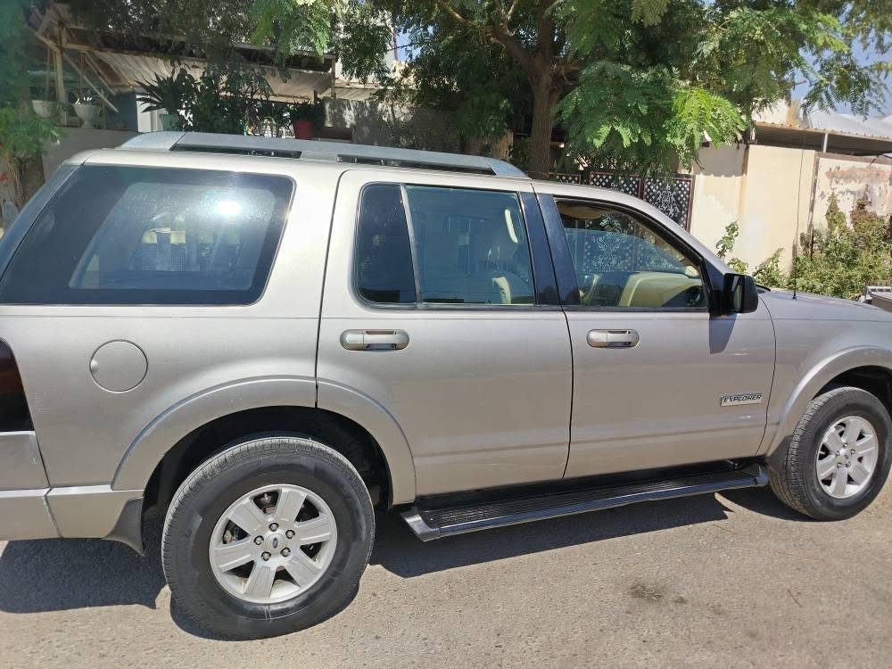 فورد اكسبلور موديل 2008 بدون صبغ بيهه مكانين تعديل سعر 75كيروالمحرك تبريدشرط دفتربنزين موجود سنويه والرقم جديد مكان سيارة كركوك شرط تحويل والغرام شراي خابر*********** كركوك, العراق
