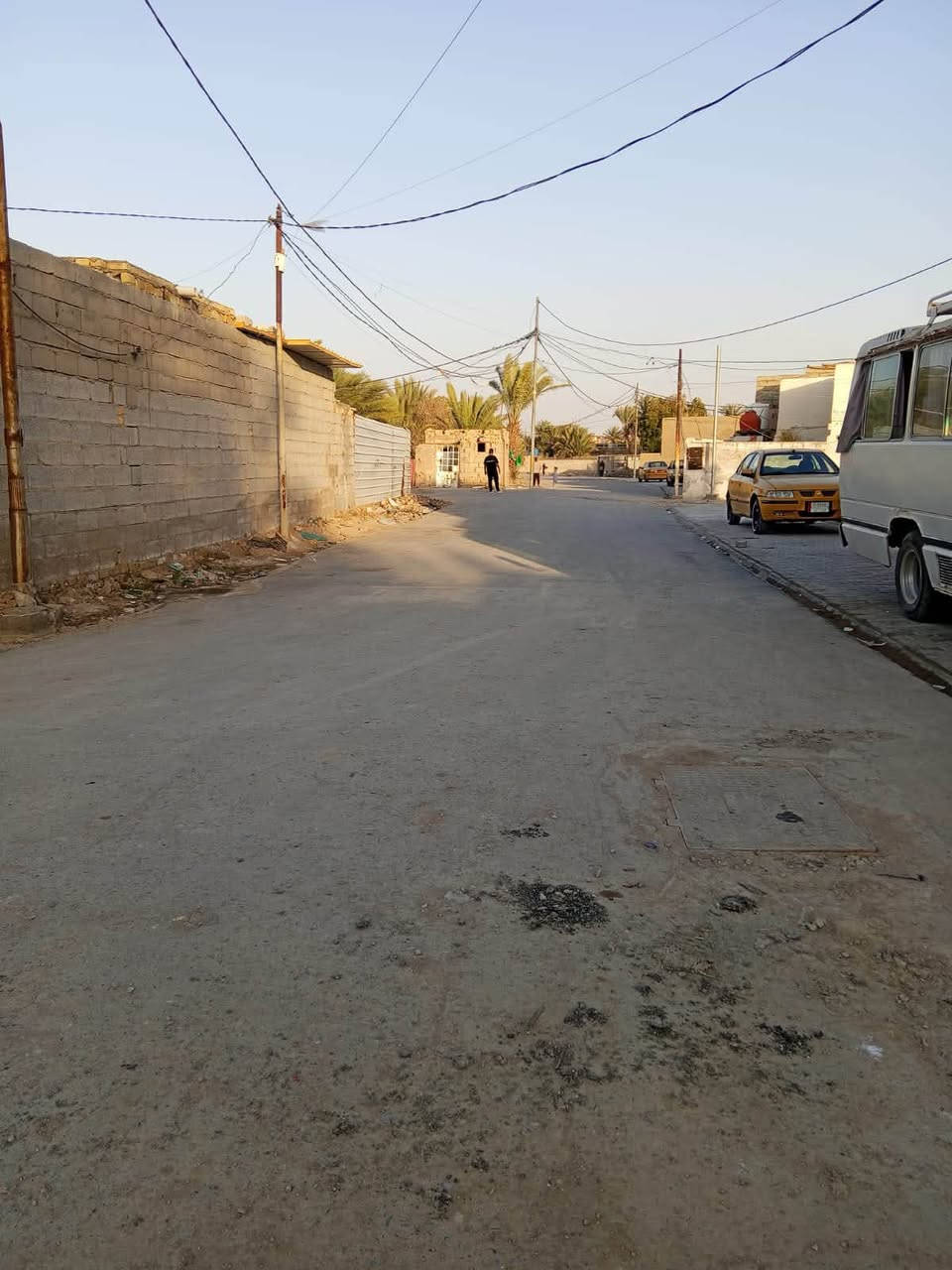 قطعة أرض زراعي للبيع فقط مسيجه مساحته 300 وباقي المساحات موضحه في الرسم

( القطعه قرار محكمه ) 

مكان القطعه سماوة في منطقة السكك أم الهوش قرب مستشفى الاطفال 

الخدمات الموجودة جديده وكامله / مياه . ومجاري . وكهرباء . وضوئي . ومقرنص . وتبليط بعد عنه 5 أمتار  

القياسات / واجهيه 25 / ضهر 15 / وباقي القياسات موضحه بل رسم 

السعر 15 وبيه مجال 

الرقم *********** واتساب

