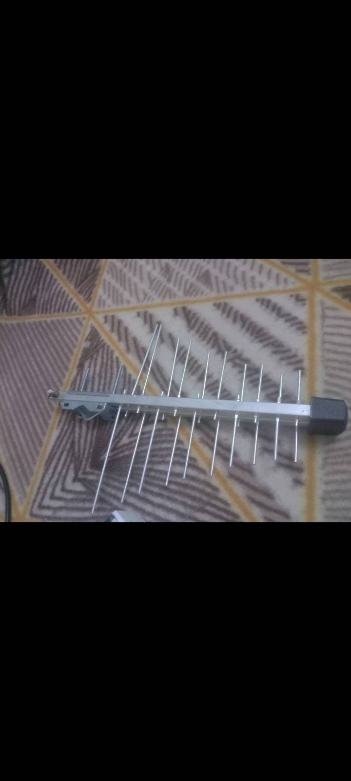 ستلايت شبكة نجوم الرابعة للبيع في بغداد مع كافه ملحقاته سعره ٢٥ الف بدون إشتراك
ممكن تذكر شكد مدة استعمال الستلايت وهل بيه أي عطل أو ملاحظة لو شغال تمام؟: 
شهر واحد
بالنسبة للموديل N☆R1000، هل وياها كل الملحقات كاملة: الريموت، الأدابتر، السلكات، الحامل/الاستك، والعلبة؟: 
كلشي متوفر ويا
وين مكانك بالضبط في بغداد حتى المشتري يعرف الاستلام منين؟: 
شارع النظال
السعر 25 ألف ثابت لو بيه مجال للتفاوض؟: 
ثابت
إذا المشتري يريد توصيل، هل متوفر توصيل لو استلام يد بيد فقط؟: 
يتوفر توصيل ٥٠٠٠ كل بغداد