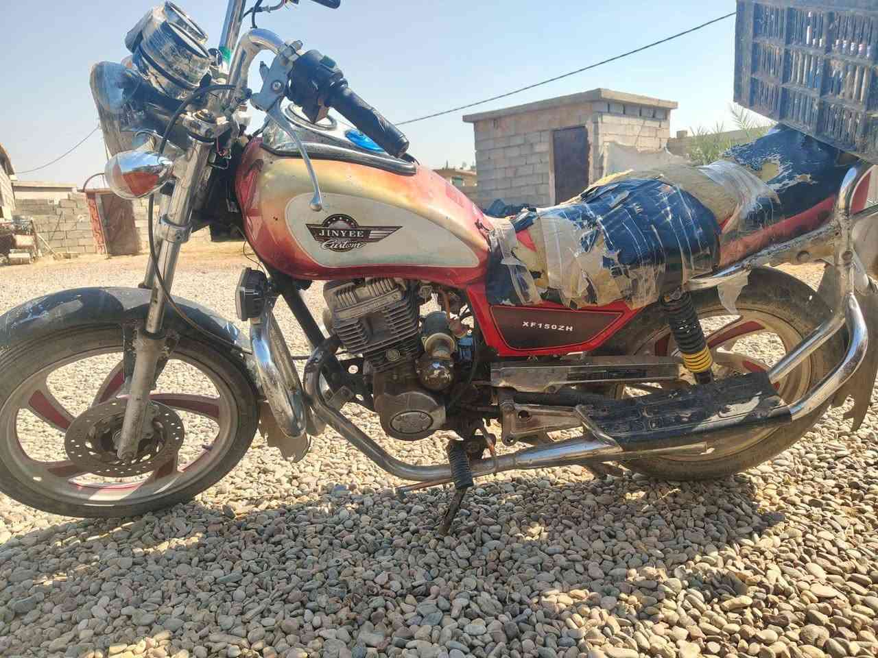 السلام عليكم ماطور جني بلكين 
شغال كامل كهربائيات وسلف وهندر 
ماطور شوف العين مال شغل شغل وروح وين ماتريد 
سبب البيع اريد اخذ ستوته سعر 250 بي مجال ***********
