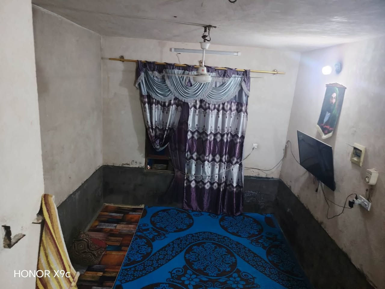 بيت للبيع المساحه 200متر يحتوي على صاله   ومطبخ وغرفتين واستقبال الموقع بابل جبله  حي رسمي والسعر 20مليون وبي مجال قليل والاتصال على الرقم ***********
