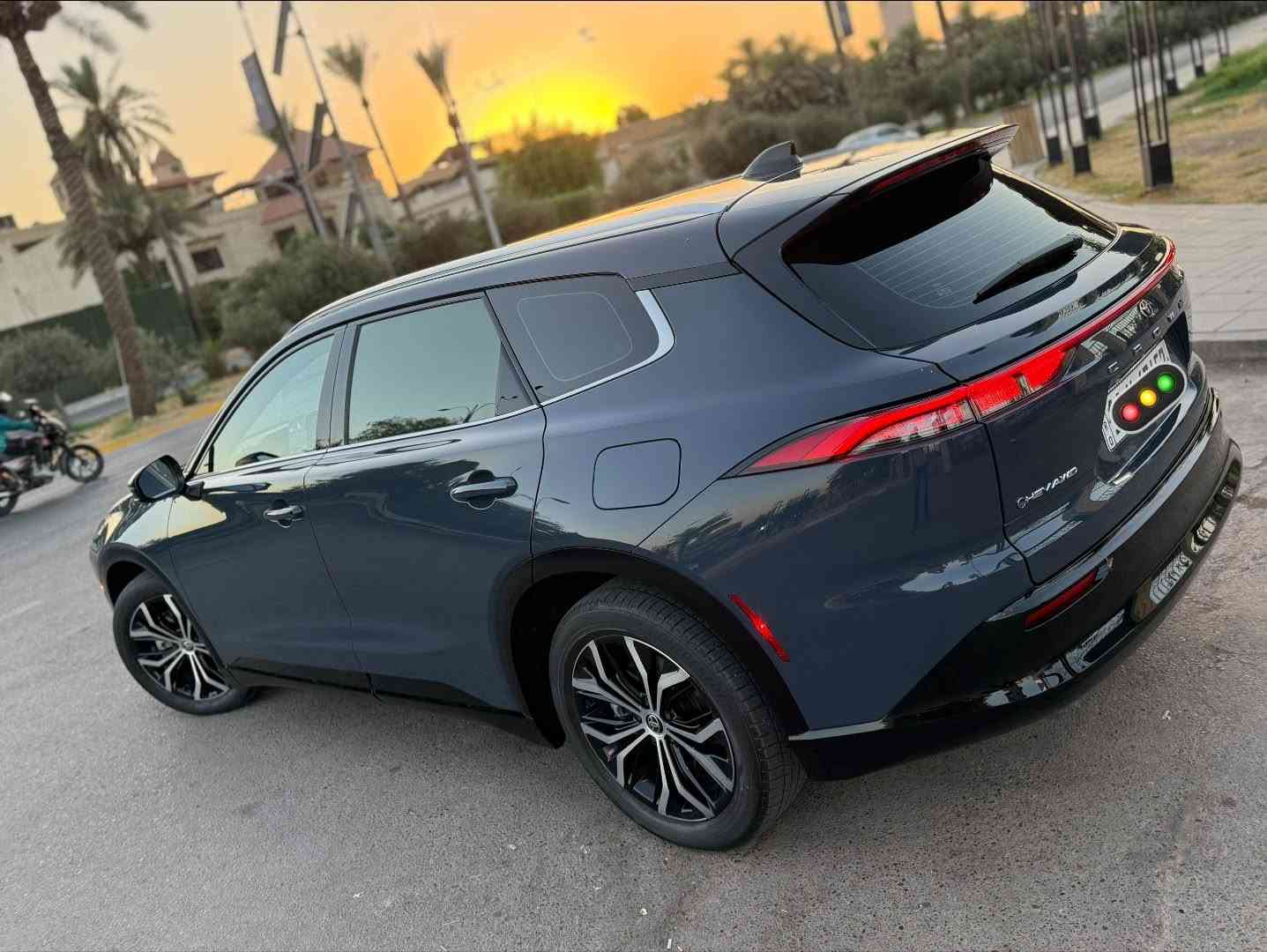 🔥 للبيع | تويوتا كراون هايبرد XLE  2025🔥
وراد امريكي   
🔹 لون بحري راقـي ومميز🩵
🔹 داخلية اسود فخمة جلد 
🔹 فول مواصفات عده الفتحة 
🔹 ماشية 27 km فقط
🔹 رقم بغداد
🔹 اقتصادية جداً بالوقود بفضل نظام الهايبرد
🔹 مقاعد كهربائية
🔹 شاشة وسطية كبيرة
‏🔹 Apple CarPlay / Android Auto
🔹 مثبت سرعة
🔹 كاميرا خلفية
🔹 حساسات
🔹 جنوط ألمنيوم
🔹 تحكم كامل بالدركسون
🔹 مكيف خلفي
🔹 تبريد مقاعد (وكشناب تبريد) ❄️
🔹 رقم الشاصي JTDACAAJ5S3001199
مكان السيارة بغداد /السعر28500
هاتف /***********
