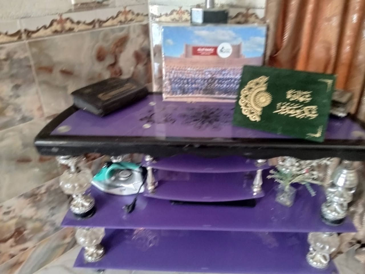 كنب مستعمل • سعره قابل للتفاوض