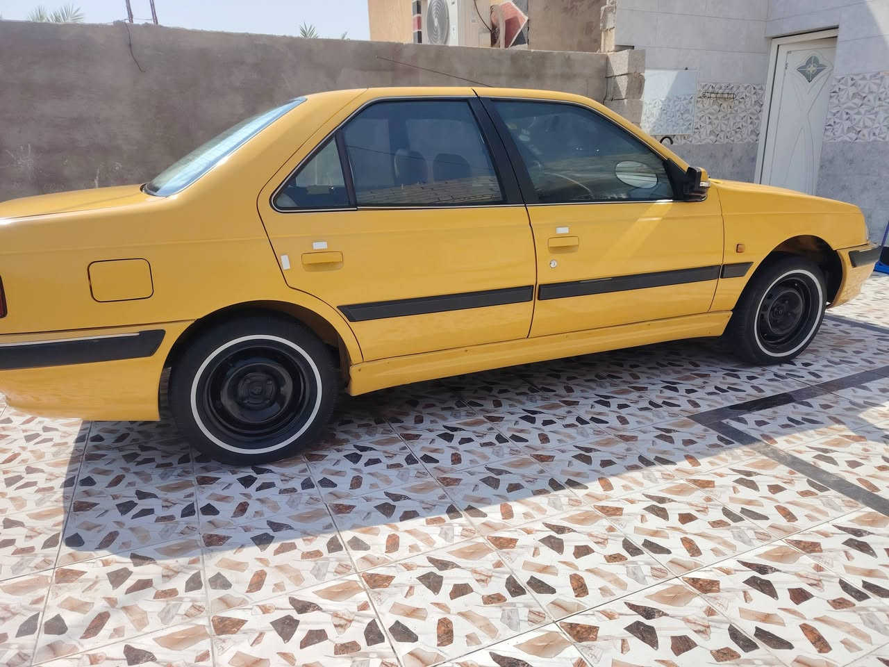 بيجو موديل ٢٠١٢🧿 
لايت زنون💥 

تبريد تدفئة😬

دوشمة درجة اولى👑 

سنتر لوك بالسويچ🔐 

تخم تاير💯 

حدادة توب💯 

رقم أنكليزي بأسمي

سنوية للـ٢٠٣٥♥️ 

أستلام الشركة وعدنه منـ٢٠١٢

مصبوغة عام جمالية بدون ضربة🎄🚖 

السعر ٤٢ وبيهة مجال للشراي

البصرة معمل الورق 

***********
